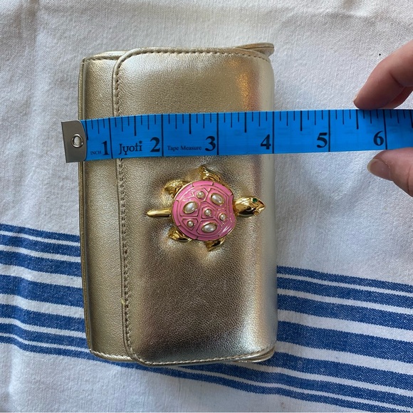 Vtg Lilly Pulitzer Be My Guest Clutch in Gold Metallic with Turtle Clasp - Picture 11 of 12